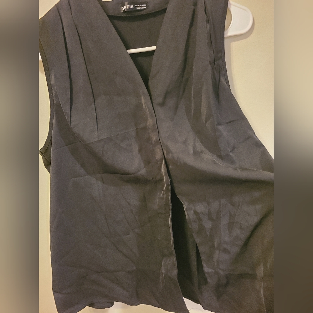 Shein Tank - Picture 2 of 3